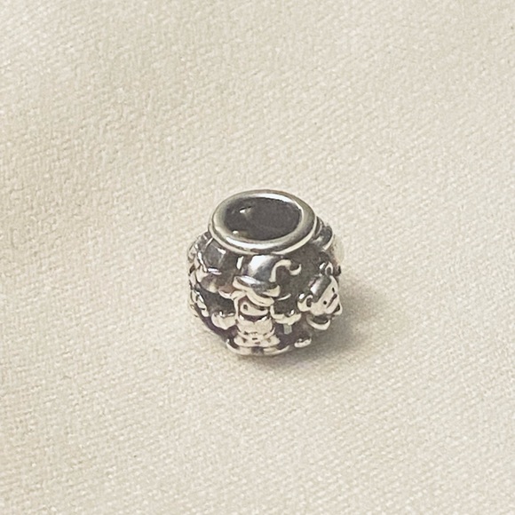 Pandora Santa’s elves charm - Picture 6 of 9